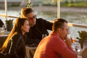 Degustuok.lt – degustacinės vakarienės laivu Neries upe, Vilniuje – nuotrauka 4