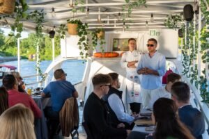 Degustuok.lt – degustacinės vakarienės laivu Neries upe, Vilniuje – nuotrauka 9