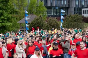 Lietuvos rekordas – didžiausia iš žmonių sudaryta trispalvė VRM festivalyje – nuotrauka 3